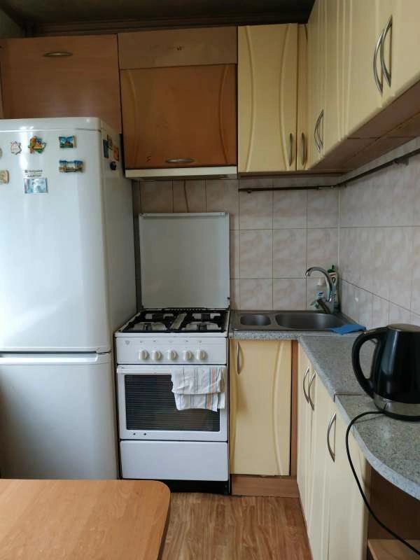 Apartments for sale. 1 room, 33 m², 1st floor/9 floors. Prospekt Nauky, Kharkiv. 