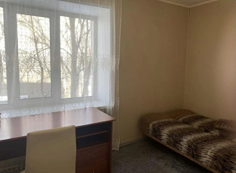 Apartments for sale. 2 rooms, 46 m², 3rd floor/5 floors. 50, Vyshgorodska 50, Kyiv. 