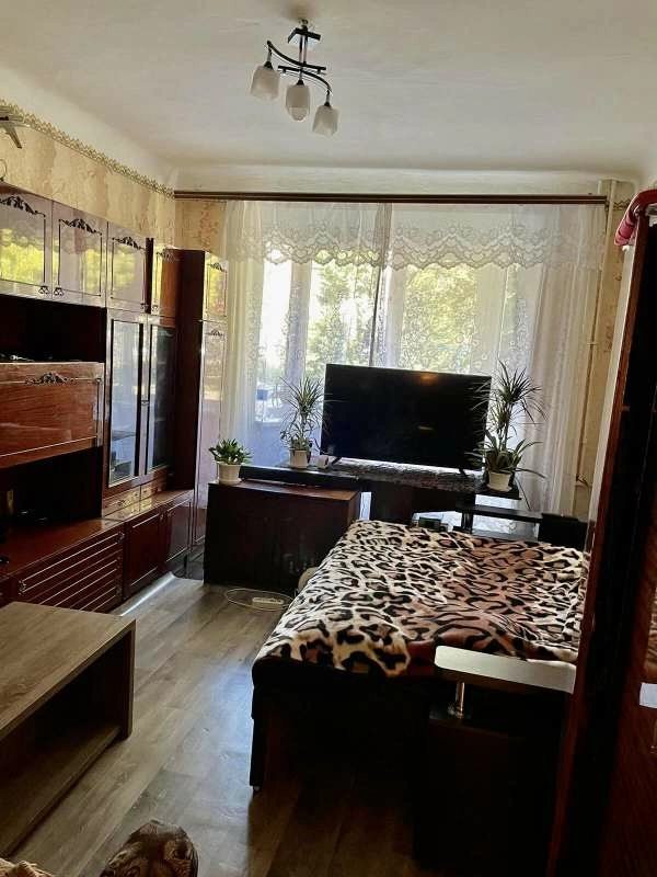 Продаж квартири. 2 rooms, 50 m², 1st floor/2 floors. Михайлика, Харків. 