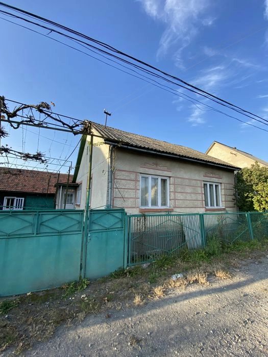 House for sale. 3 rooms, 93 m², 1 floor. Tsentralnaya, Khust. 
