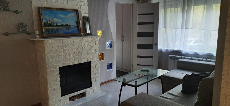 Продаж квартири. 3 кімнати, 50 m², 1 поверх/5 поверхів. Розы Люксембург, Донецьк. 