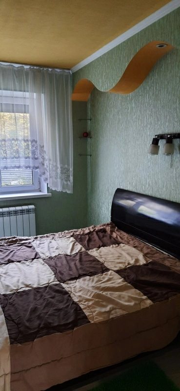 Apartments for sale. 3 rooms, 50 m², 1st floor/5 floors. Rozy Lyuksemburh, Donetsk. 