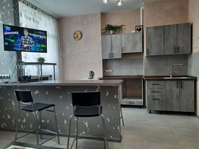 Apartment for rent. 1 room, 40 m², 7th floor/32 floors. 118, Zhylyanska 118, Kyiv. 
