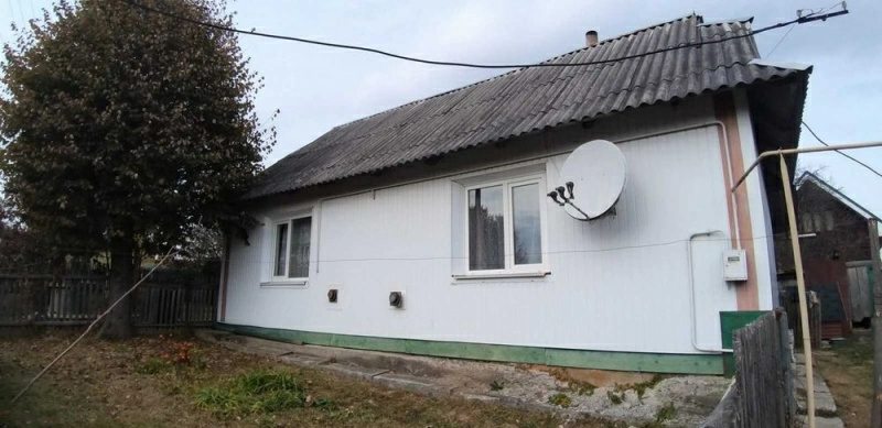 House for sale. 2 rooms, 48 m², 1 floor. 2, S. Knyazhdvor, ul.Mazepy, Ivano-Frankivsk. 