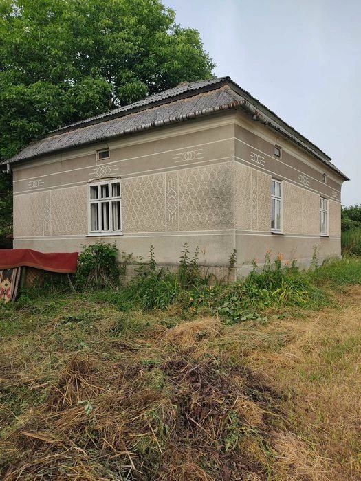 House for sale. 3 rooms, 80 m², 1 floor. 107, Tsentralnaya, Ivano-Frankivsk. 
