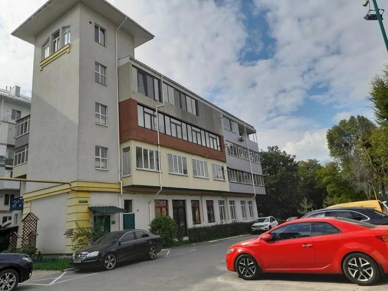 Apartments for sale. 2 rooms, 60 m², 3rd floor/4 floors. 23, Pereyaslavskaya, Kharkiv. 