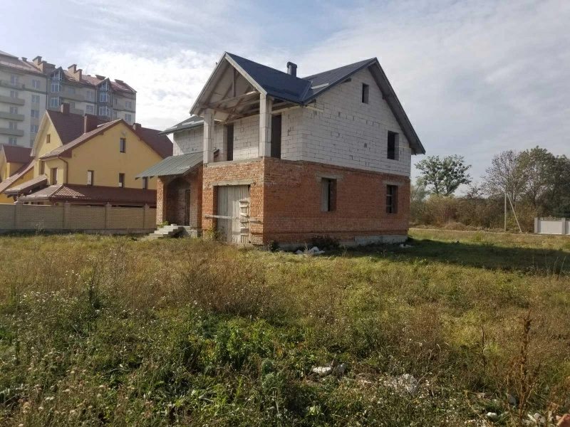 House for sale. 7 rooms, 180 m², 2 floors. Tsentrlna, Ivano-Frankivsk. 