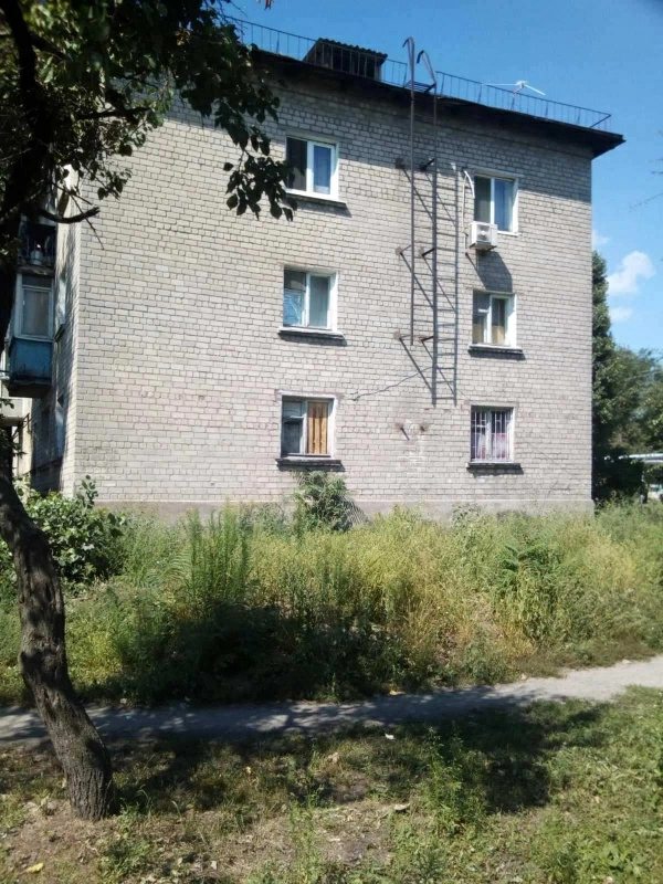 Apartments for sale. 3 rooms, 51 m², 1st floor/3 floors. 1, Berehovaya, Dnipro. 