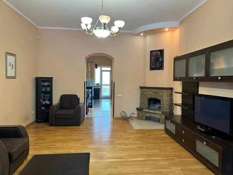 Multi-level apartment for sale. 3 rooms, 155 m², 2nd floor/2 floors. Pekarskaya, Lviv. 