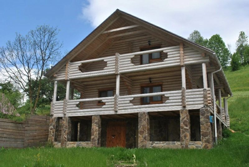House for sale. 4 rooms, 131 m², 2 floors. Tsentralnaya, Mukachevo. 