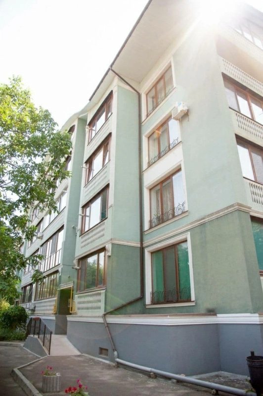 Продажа квартиры. 1 room, 43 m², 1st floor/4 floors. 6, Таирова, Одесса. 