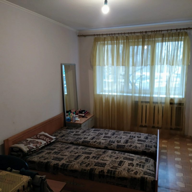 Продаж квартири. 3 rooms, 60 m², 1st floor/5 floors. Софии Ковалевской, Дніпро. 