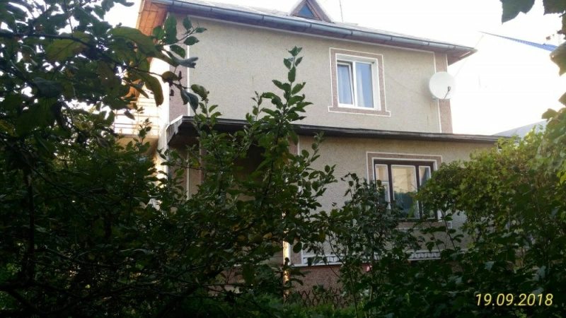 Продаж будинку. 4 rooms, 130 m², 2 floors. 400-речье, Івано-Франківськ. 