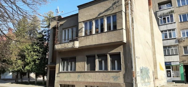 House for sale. 6 rooms, 400 m², 2 floors. 25, Kapushanskaya, Uzhhorod. 
