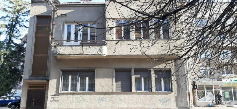 House for sale. 6 rooms, 400 m², 2 floors. 25, Kapushanskaya, Uzhhorod. 