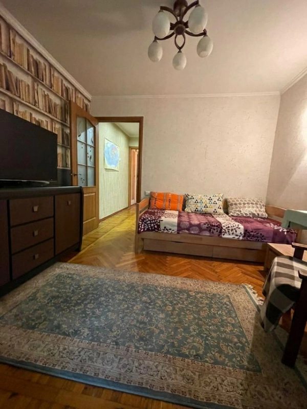 Apartment for rent. 2 rooms, 48 m², 1st floor/5 floors. Tenystaya, Odesa. 