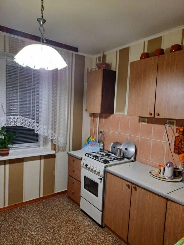 Продаж квартири. 1 room, 34 m², 8th floor/9 floors. 332, Благовестная, Черкаси. 