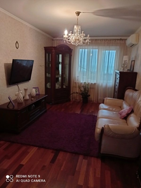 Apartments for sale. 2 rooms, 68 m², 6th floor/16 floors. Liskivska, Kyiv. 