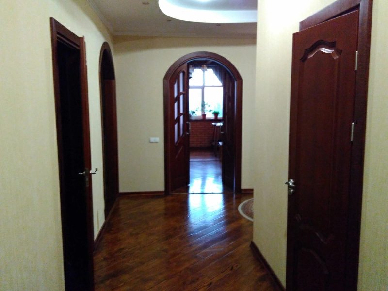 Здам квартиру. 4 кімнати, 130 m², 9 поверх/10 поверхів. 50, Волоська 50, Київ. 