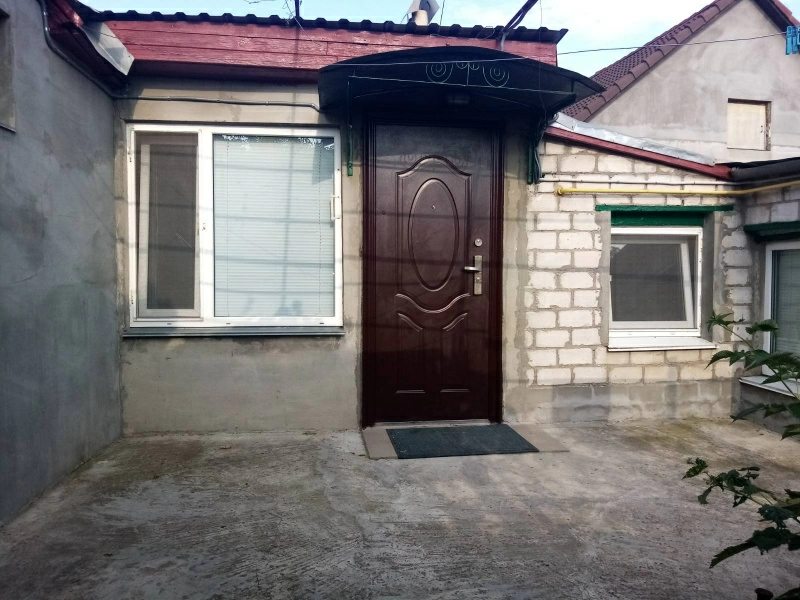 Part of a residential building for sale. 2 rooms, 57 m², 1 floor. Skorokhodova, Mykolayiv. 