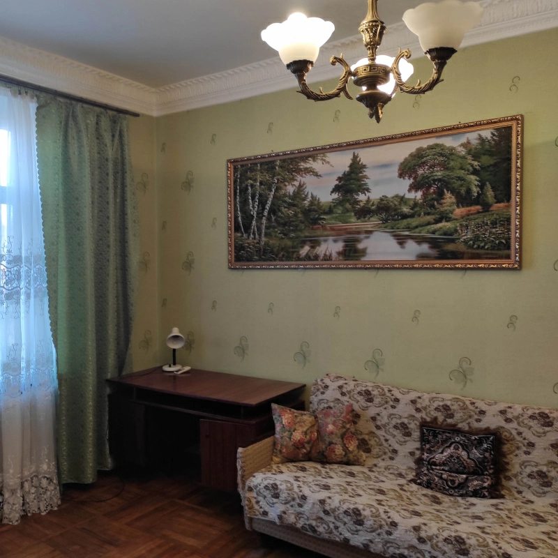 Apartment for rent. 1 room, 37 m², 1st floor/4 floors. 46, Persha lyvarna, Zaporizhzhya. 