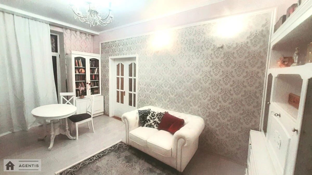 Apartment for rent. 2 rooms, 55 m², 3rd floor/3 floors. 34, Urkivska 34, Kyiv. 
