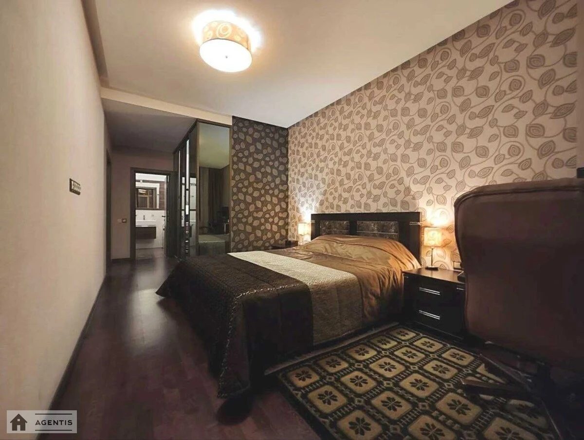 Apartment for rent. 2 rooms, 75 m², 1st floor/5 floors. 108, Zamkovetcka 108, Kyiv. 