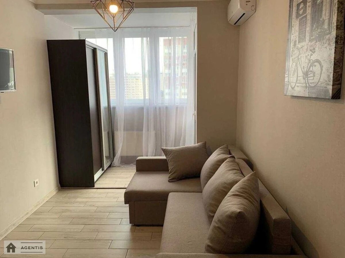 Apartment for rent. 1 room, 28 m², 20 floor/25 floors. Yasynuvatskiy, Kyiv. 