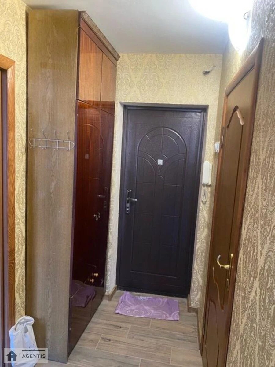Apartment for rent. 1 room, 30 m², 2nd floor/9 floors. 9, Dovnar-Zapolskogo 9, Kyiv. 