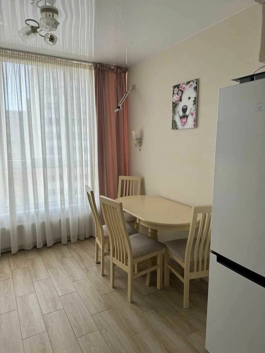 Apartment for rent. 1 room, 40 m², 11 floor/25 floors. 41, Pravdy 41, Kyiv. 