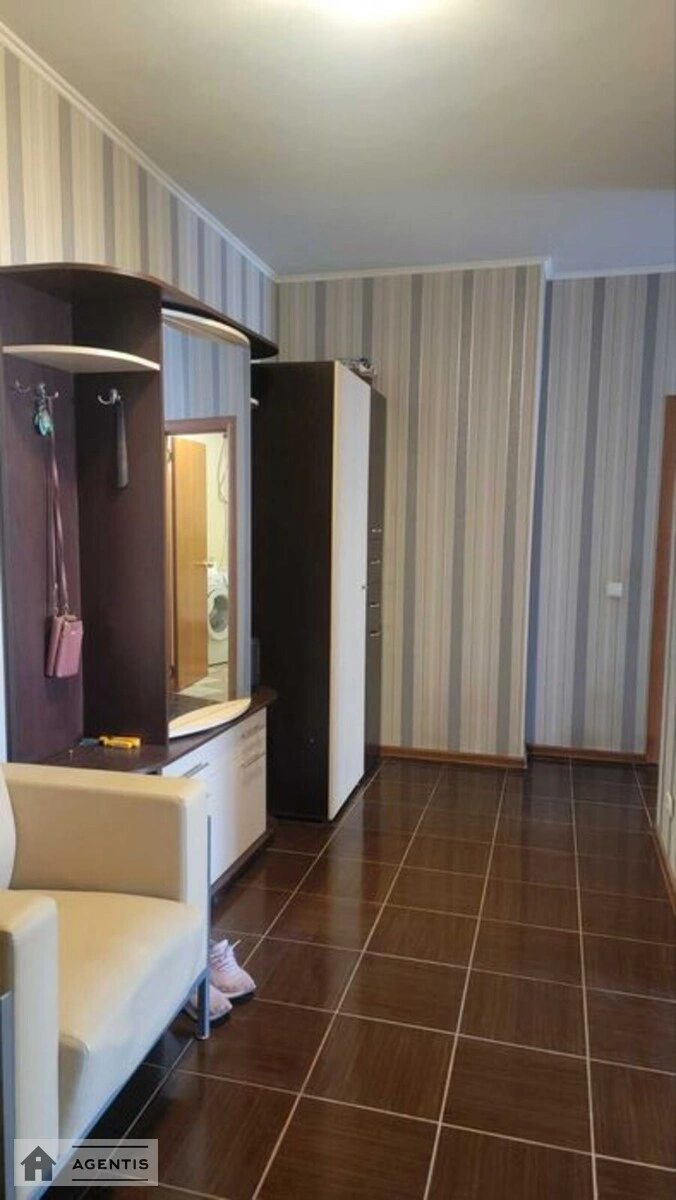 Apartment for rent. 1 room, 68 m², 9th floor/18 floors. Kharkivske, Kyiv. 