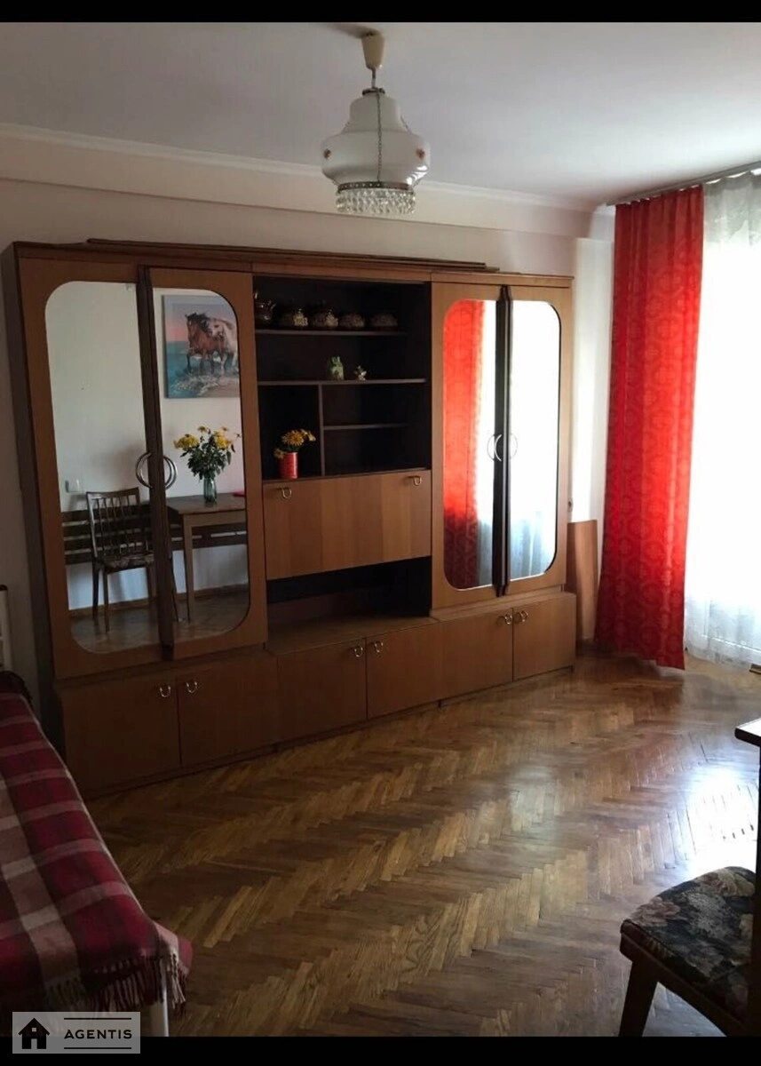 Сдам квартиру. 1 room, 30 m², 4th floor/5 floors. 18, Верховной Рады 18, Киев. 