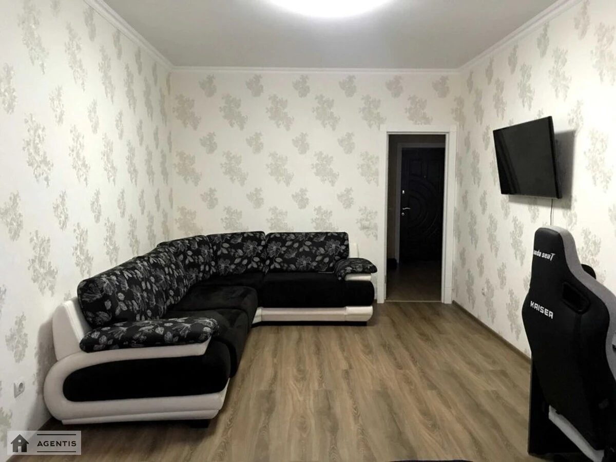 Apartment for rent. 1 room, 50 m², 15 floor/25 floors. 2, Dragomanova 2, Kyiv. 