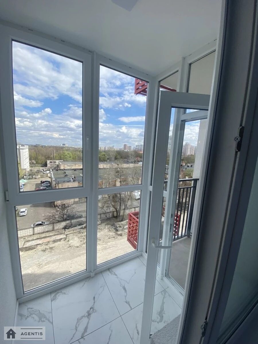 Apartment for rent. 1 room, 45 m², 7th floor/25 floors. 8, Prychalna 8, Kyiv. 