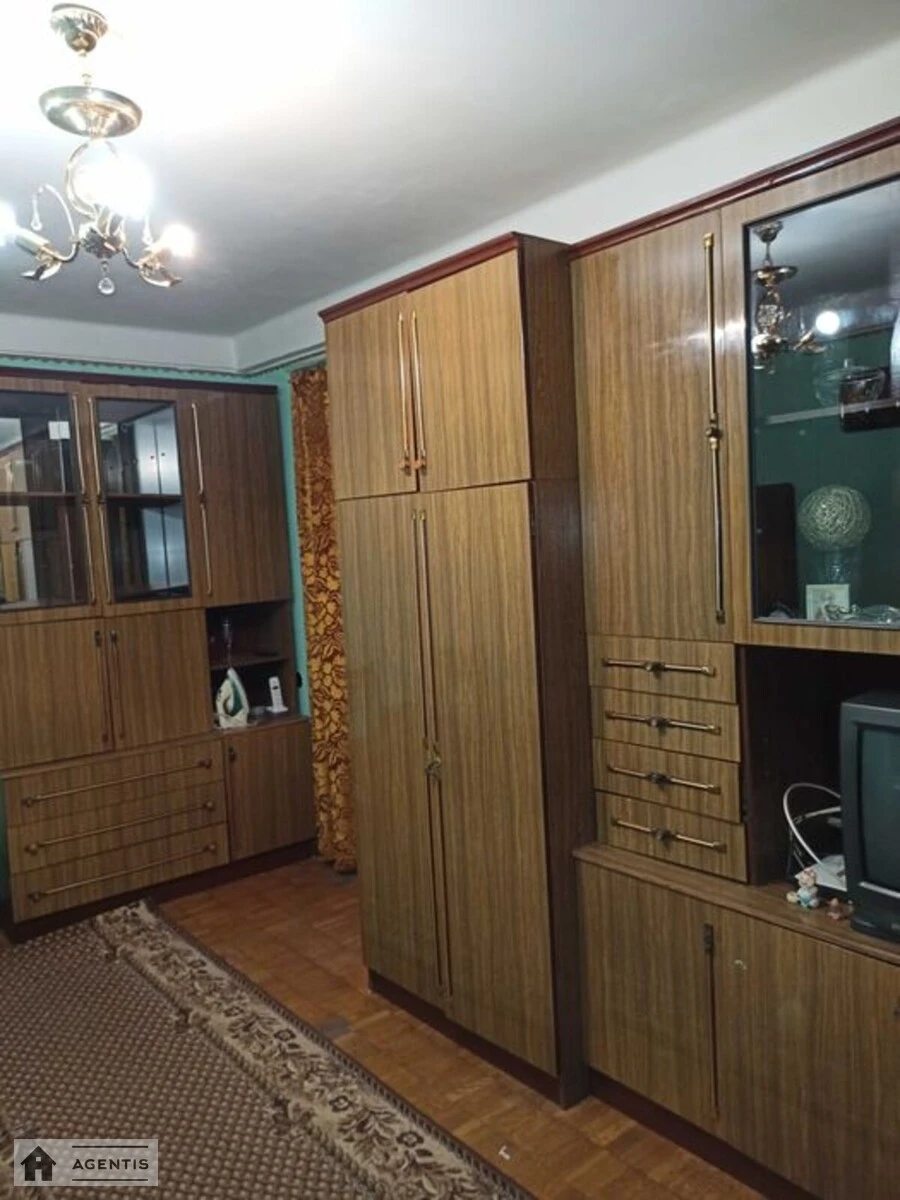 Apartment for rent. 1 room, 30 m², 3rd floor/9 floors. 28, Heroyiv polku Azov vul., Kyiv. 