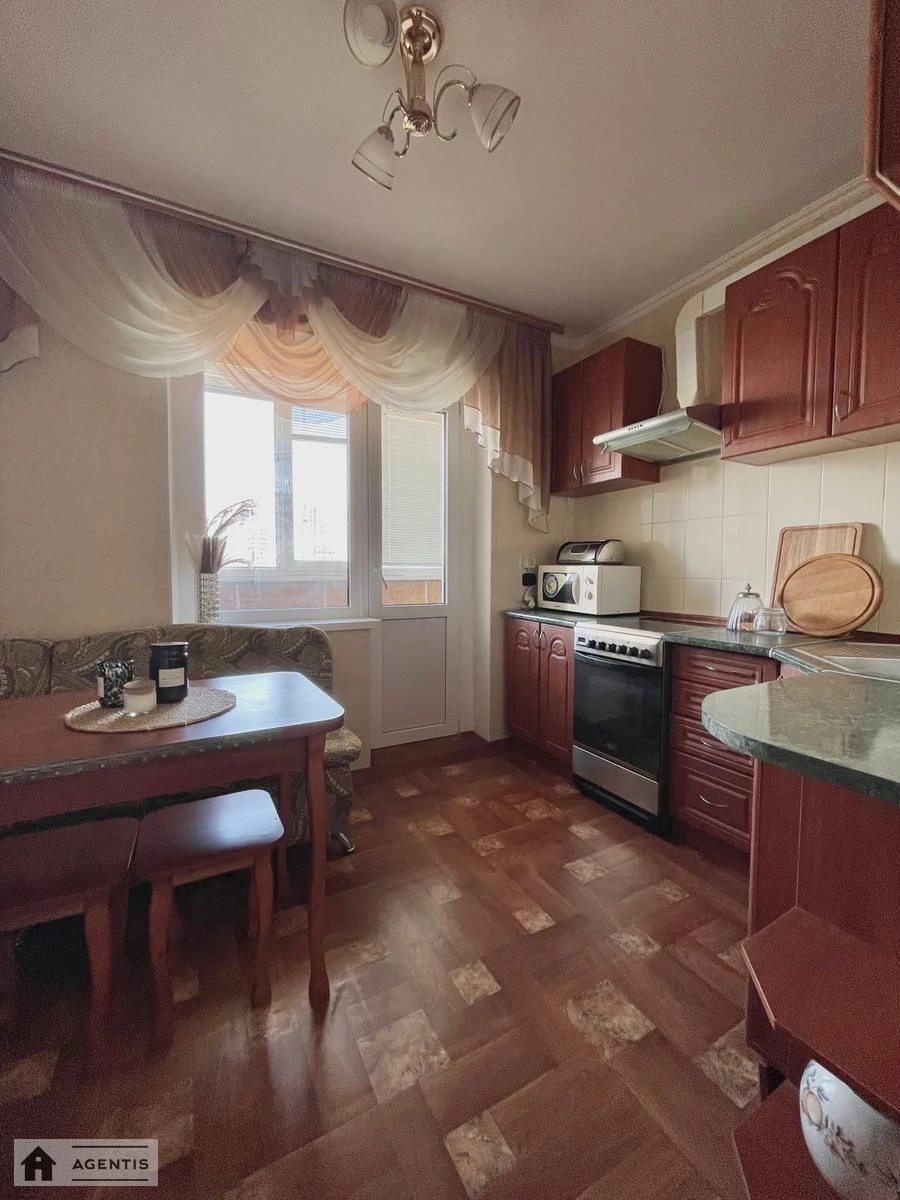 Apartment for rent. 1 room, 40 m², 14 floor/16 floors. 10, Berezhanska 10, Kyiv. 