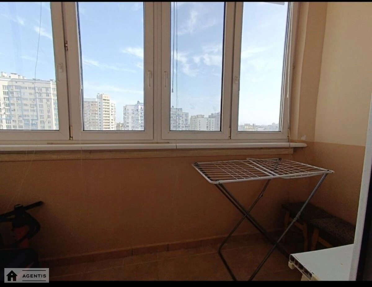 Здам квартиру. 2 rooms, 73 m², 19 floor/24 floors. 3, Олени Пчілки вул., Київ. 