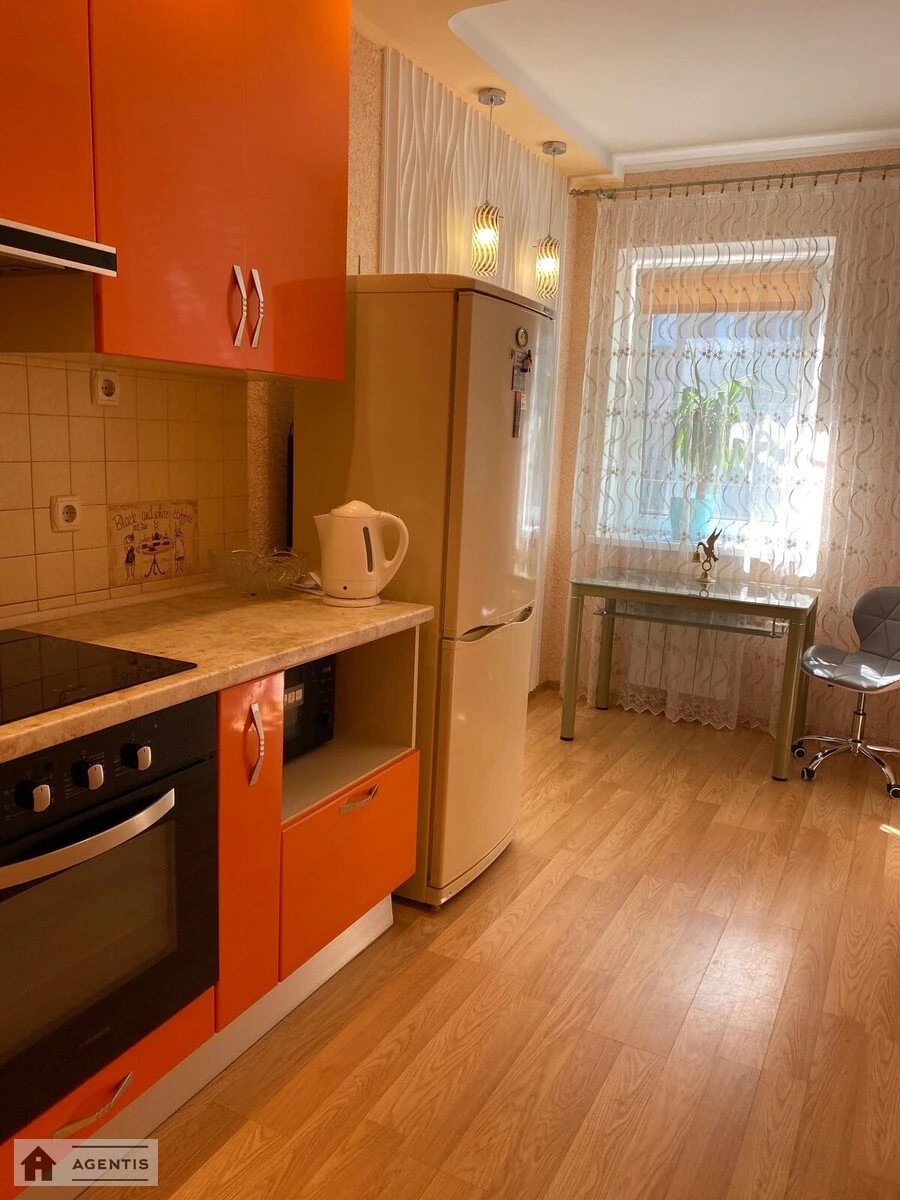 Сдам квартиру. 1 room, 38 m², 2nd floor/4 floors. 16, Краснокутский 16, Киев. 
