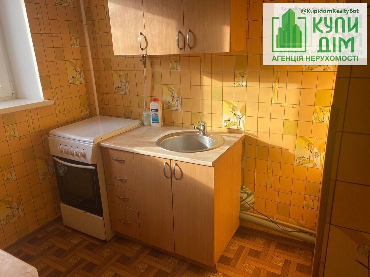 Продаж квартири 1 кімната, 22 m², 3 пов./5 поверхів. Леоніда Каденюка вул. (Пацаєва), Кропивницький. 