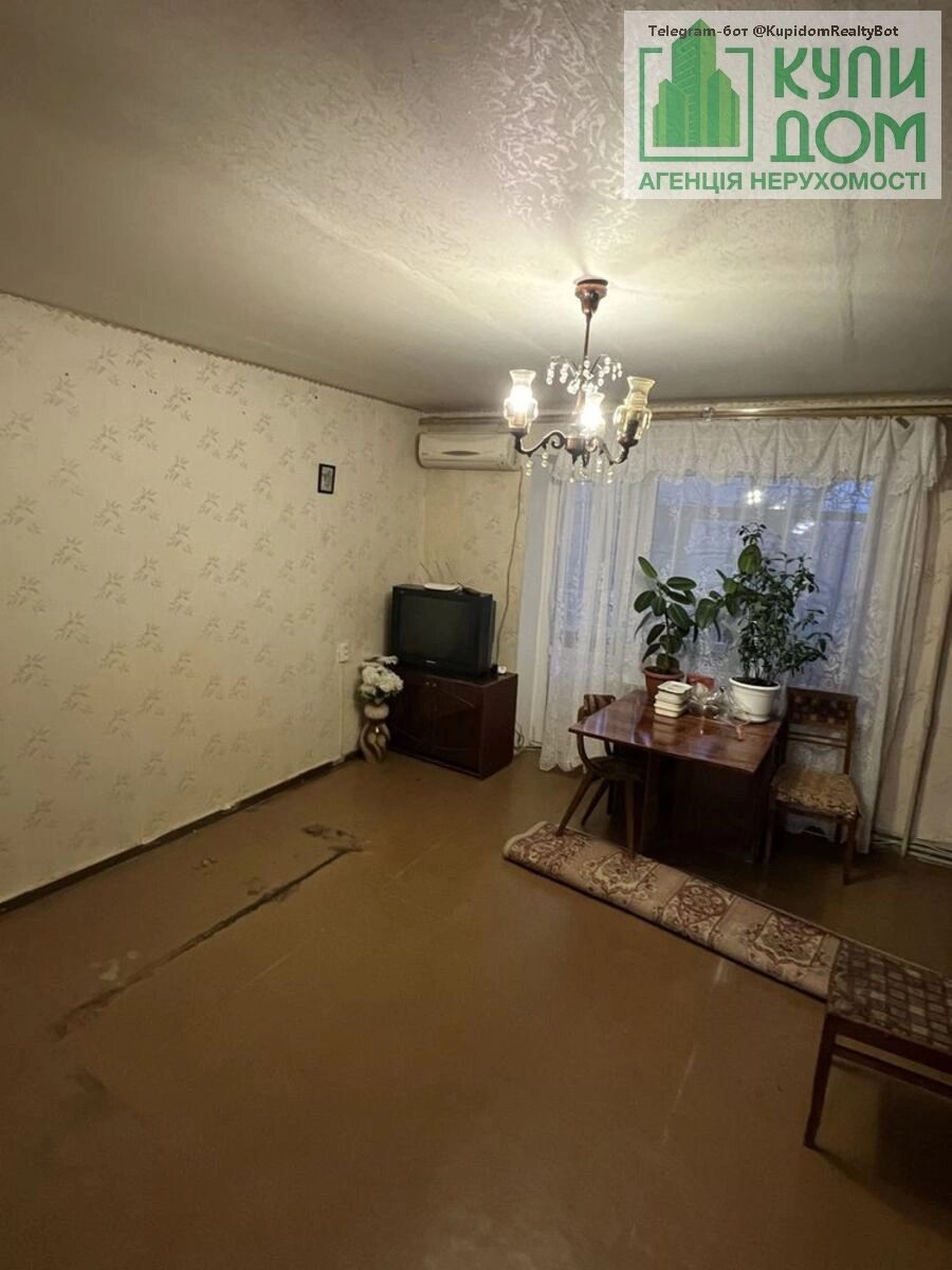 Apartments for sale. 3 rooms, 66 m², 2nd floor/9 floors. Fortechnyy kirovskyy, Kropyvnytskyy. 