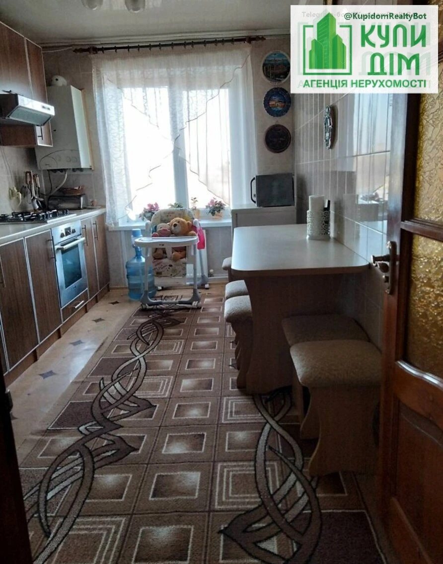 Продаж квартири 3 кімнати, 64 m², 9 пов./9 поверхів. Джерельний пров. (Родниковий), Кропивницький. 