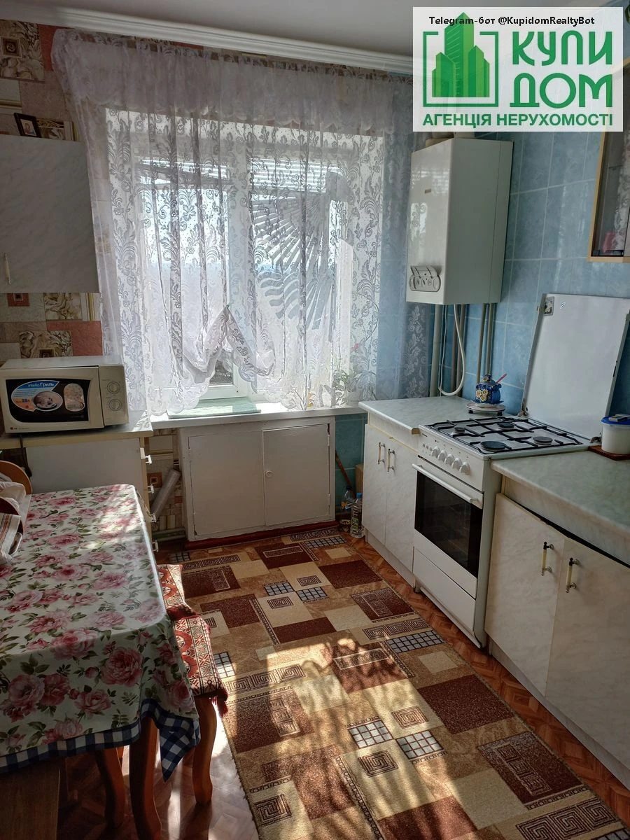 Apartments for sale. 2 rooms, 48 m², 3rd floor/9 floors. Mariyi Prymachenko vul. Vasnetsova, Kropyvnytskyy. 