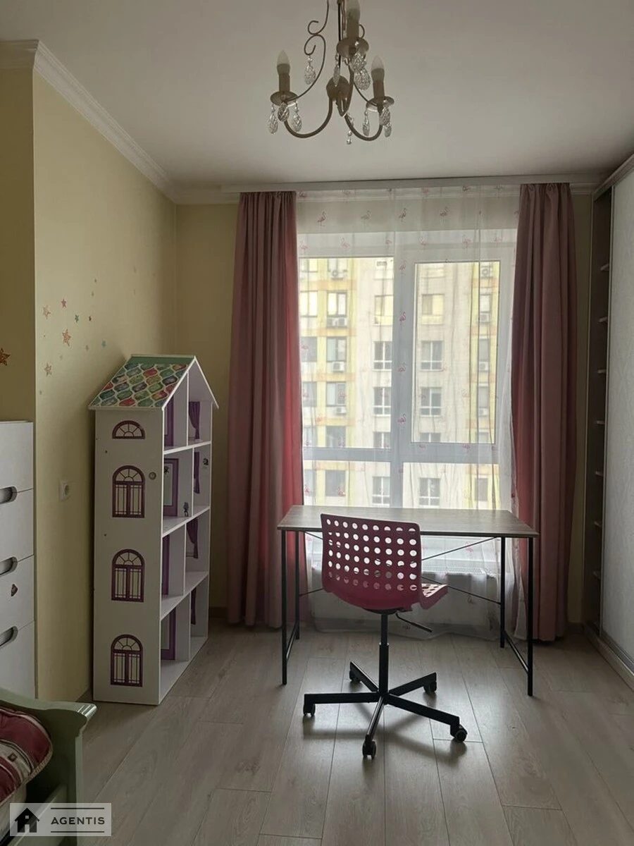 Здам квартиру 3 кімнати, 86 m², 7 пов./9 поверхів. 27, Святошинська вул., Вишневе. 