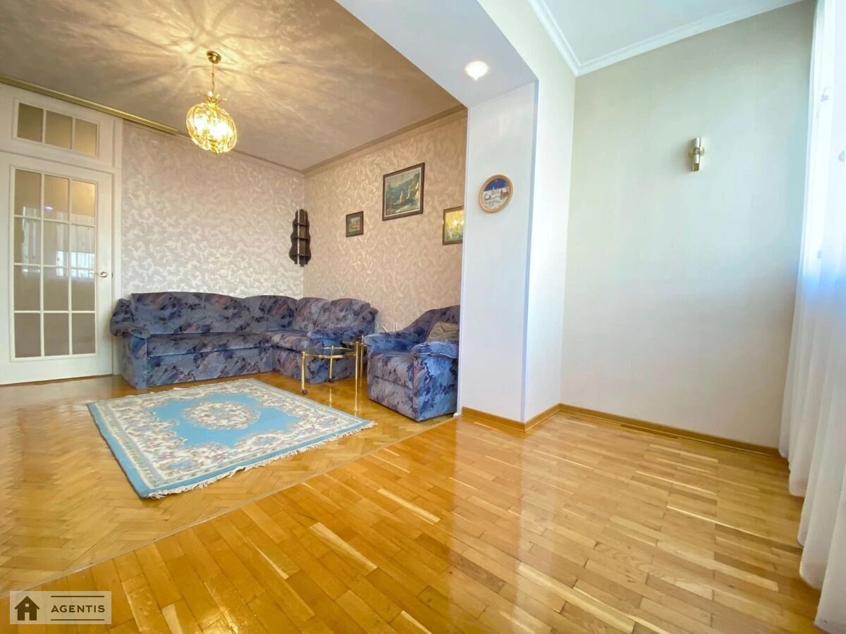 Apartment for rent. 3 rooms, 80 m², 4th floor/16 floors. 38, Chervonoyi Kalyny prosp. Volodymyra Mayakovskoho, Kyiv. 