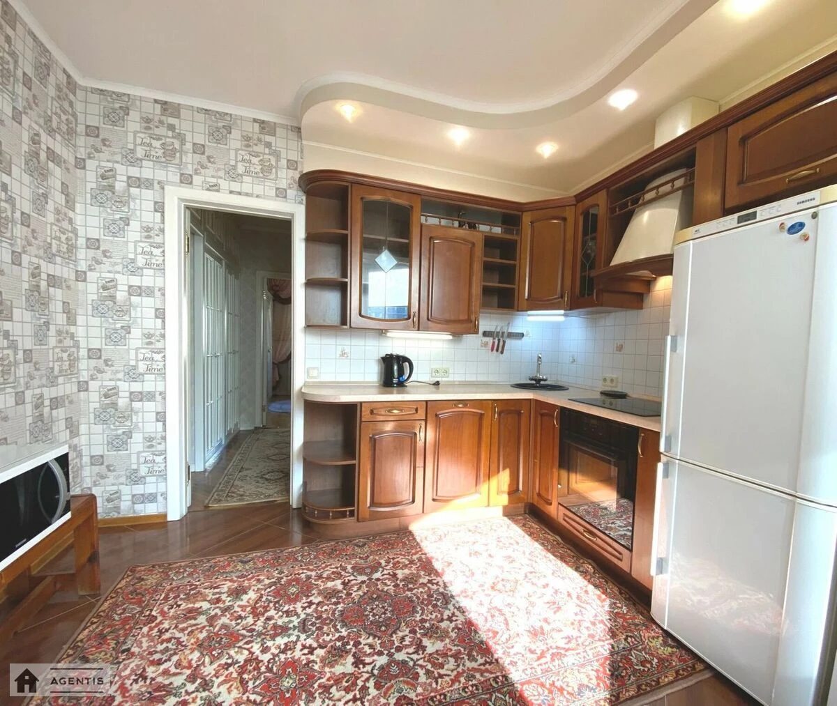 Apartment for rent. 3 rooms, 80 m², 4th floor/16 floors. 38, Chervonoyi Kalyny prosp. Volodymyra Mayakovskoho, Kyiv. 