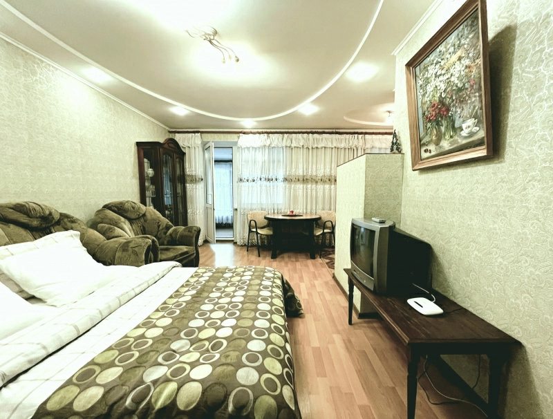 Сдам квартиру. 1 room, 40 m², 2nd floor/5 floors. Белецкого Академика, Киев. 