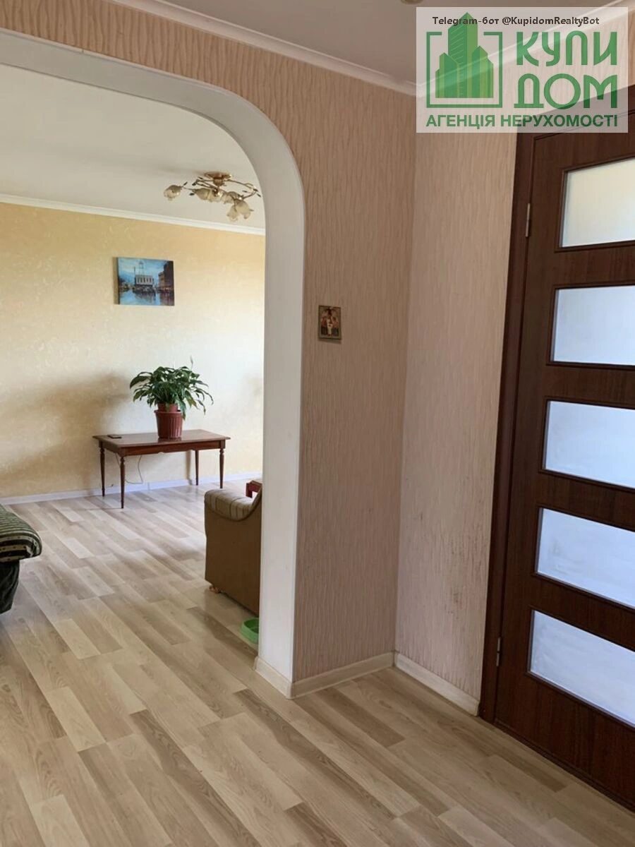 Продаж квартири 3 кімнати, 62 m², 5 пов./5 поверхів. Бєляєва вул., Кропивницький. 