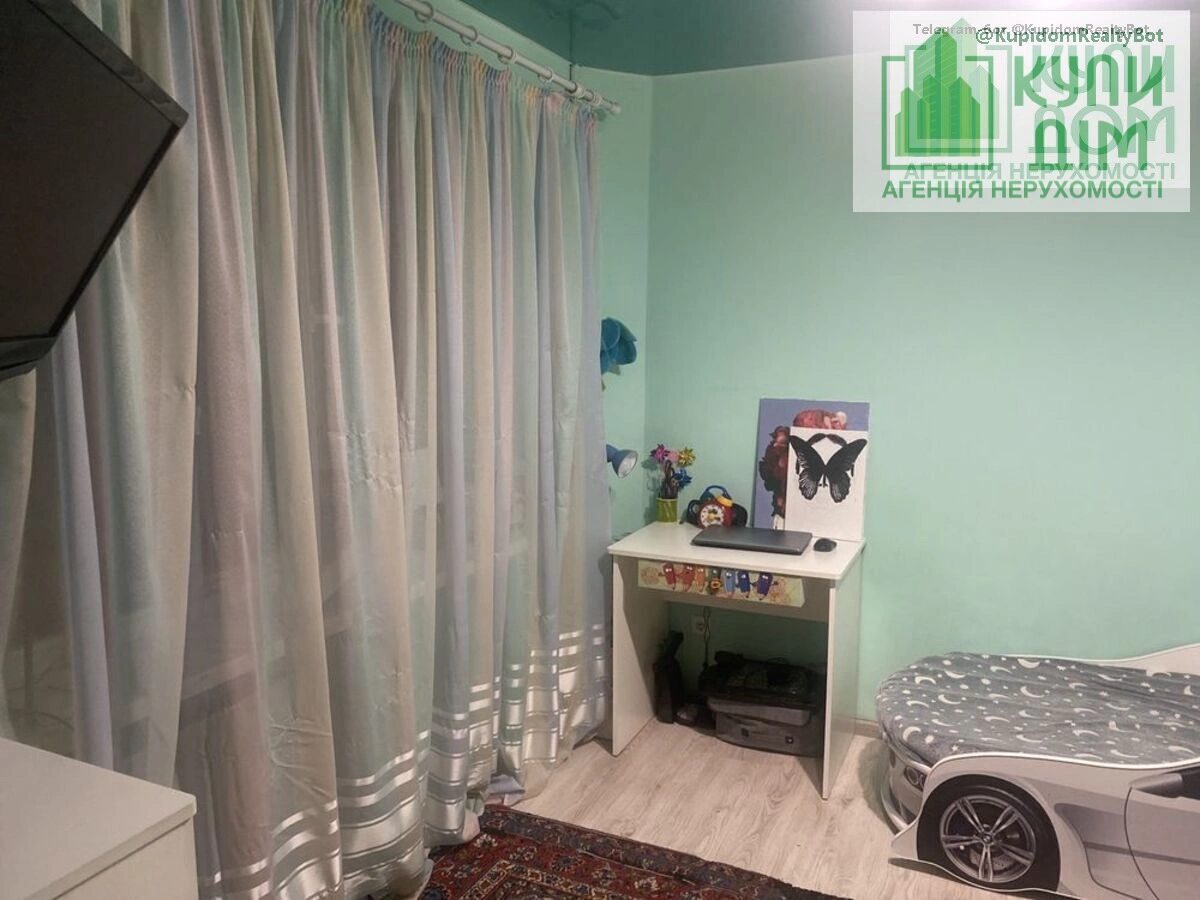 Продаж квартири. 2 rooms, 42 m², 1st floor/5 floors. Фортечний (кіровський), Кропивницький. 