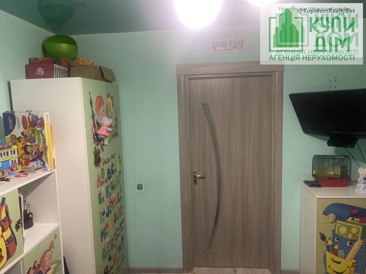 Продаж квартири. 2 rooms, 42 m², 1st floor/5 floors. Фортечний (кіровський), Кропивницький. 