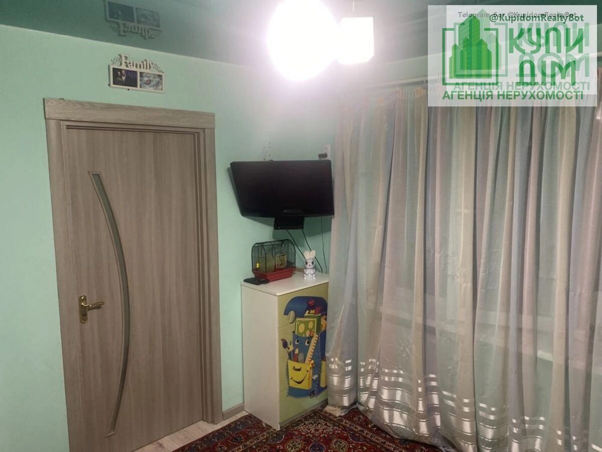 Продаж квартири. 2 rooms, 42 m², 1st floor/5 floors. Фортечний (кіровський), Кропивницький. 